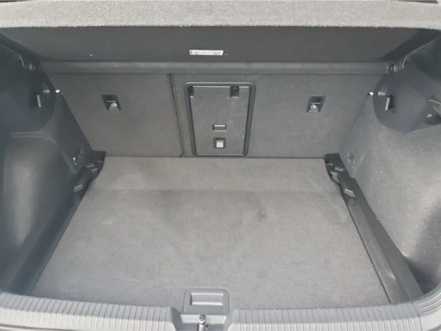 Volkswagen Golf 2.0 TSI Golf VIII R-Line