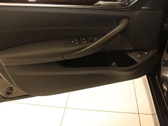 BMW 530 530e Touring