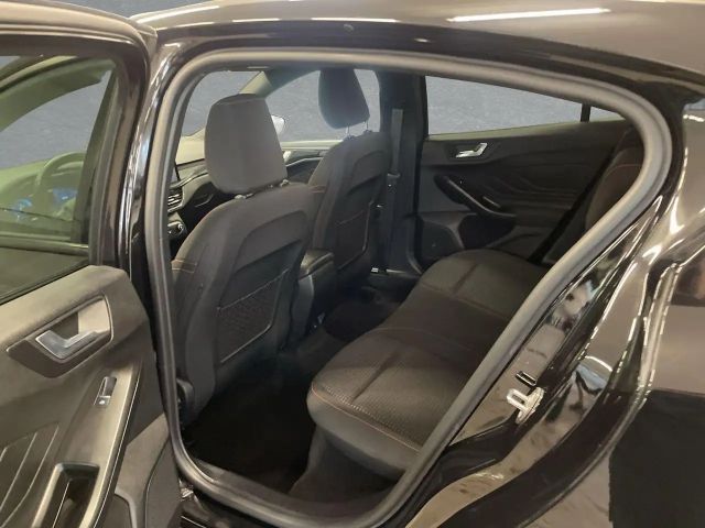 Ford Focus EcoBoost ST Line