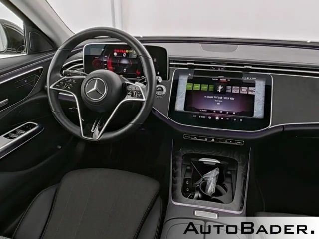 Mercedes-Benz E 220 AVANTGARDE E 220 d Sedan
