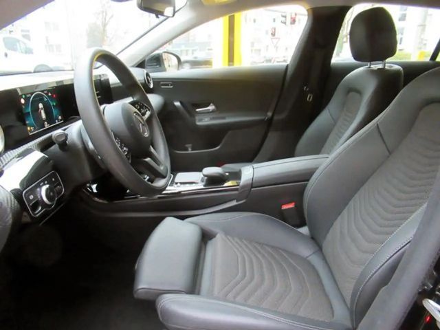 Mercedes-Benz CLA 180 Shooting Brake