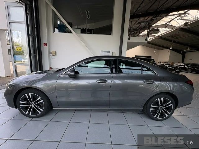 Mercedes-Benz CLA 180 Coupé Progressive