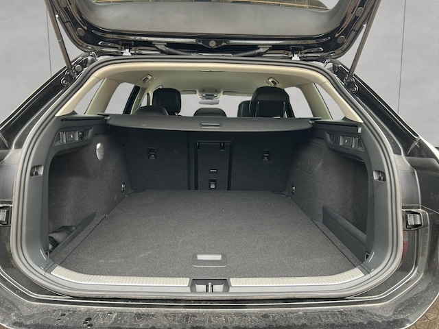 Volkswagen Passat 1.5 eTSI Business DSG Variant