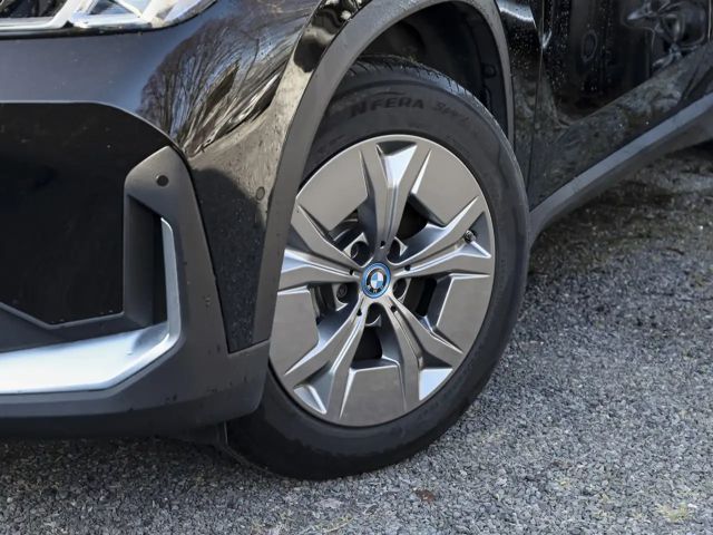 BMW iX1 xDrive30