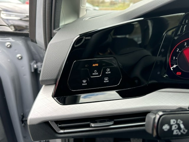 Volkswagen Golf 1.5 TSI Life Variant