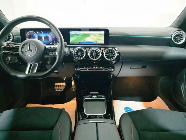 Mercedes-Benz CLA 180 AMG Line CLA 180 d Coupé