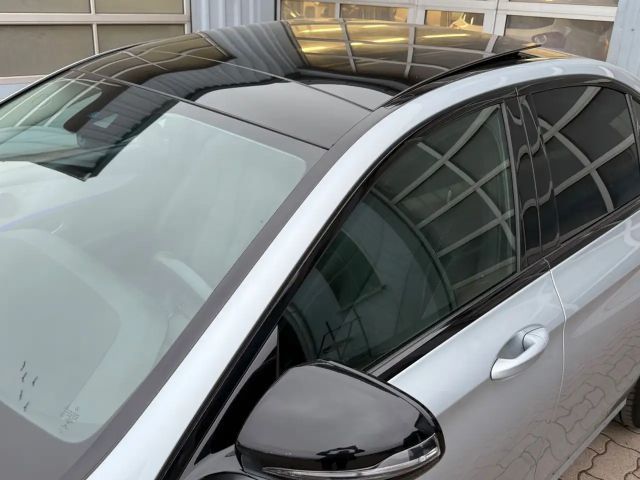 Mercedes-Benz E 220 E 220 d Sedan