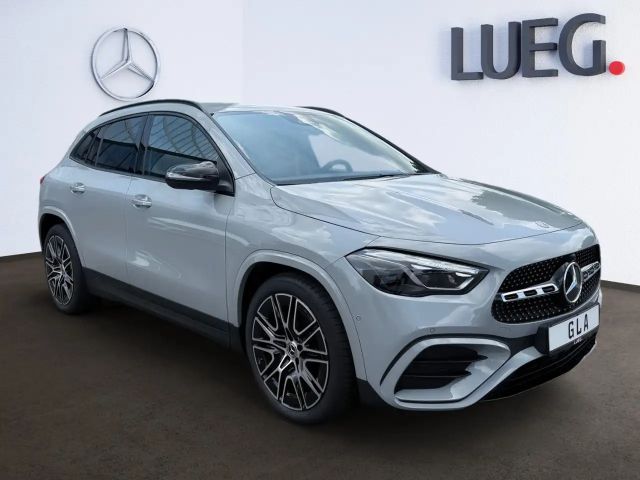 Mercedes-Benz GLA 200 SpurW S-Sitz W-Paket PDC SpurH AUT AHK