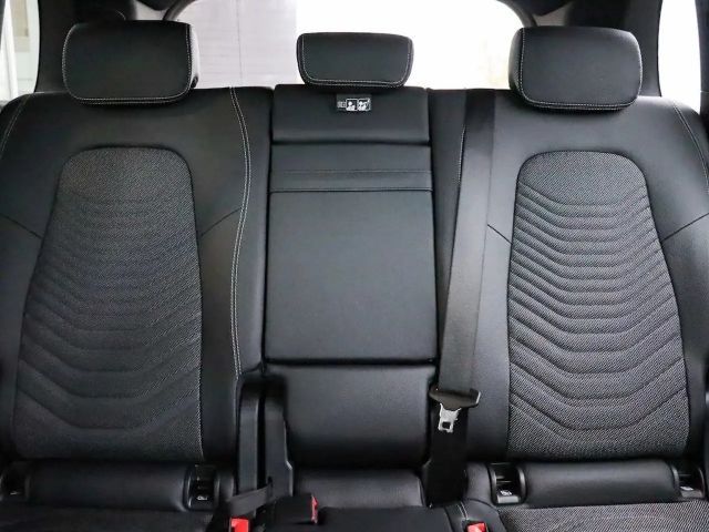 Mercedes-Benz GLB 200 4MATIC GLB 200 d