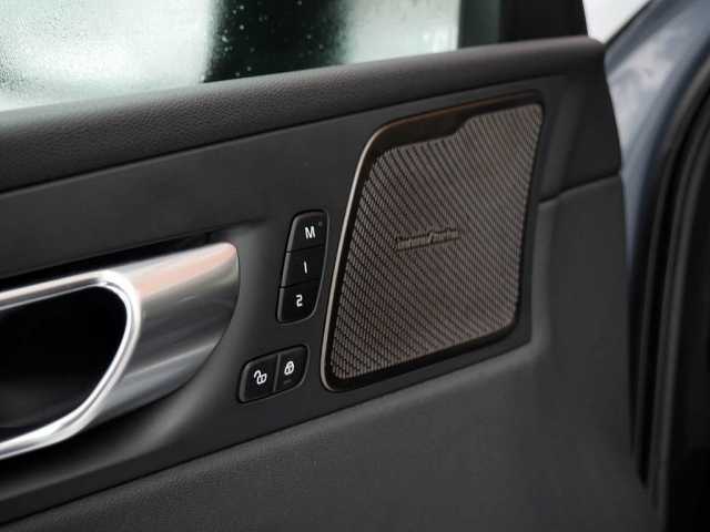 Volvo XC60 AWD Dark Plus