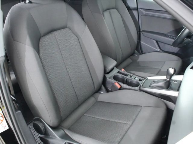 Audi A3 30 TFSI Sedan