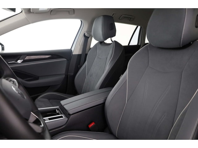 Volkswagen Passat 1.5 eTSI Business