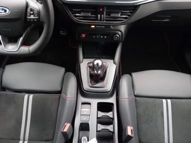 Ford Focus ST Line Wagon