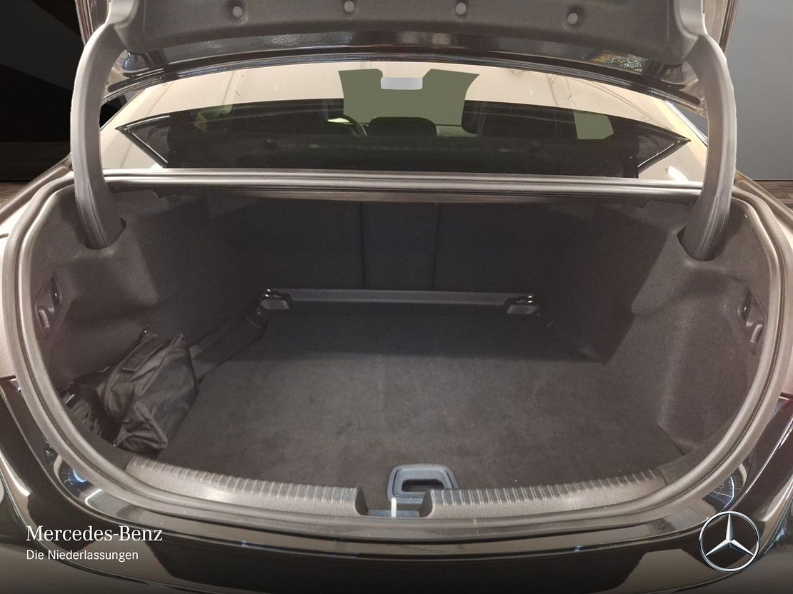 Mercedes-Benz C 180 AMG Line Sedan