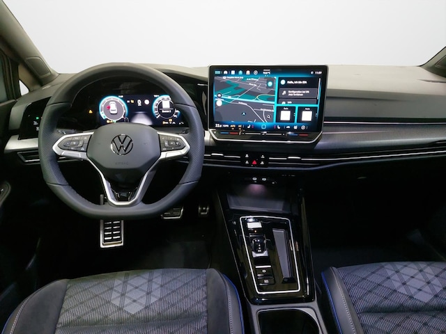 Volkswagen Golf 1.5 eTSI DSG R-Line