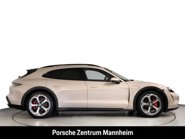 Porsche Taycan 4S Cross Turismo