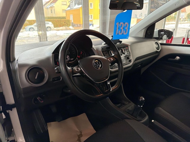 Volkswagen up! Active