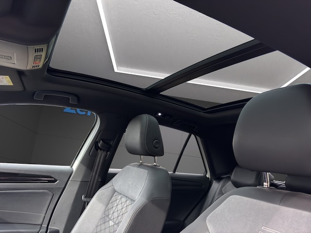 Volkswagen T-Roc 1.5 TSI DSG R-Line