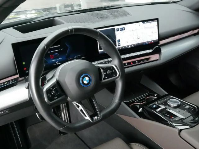 BMW i5 eDrive40