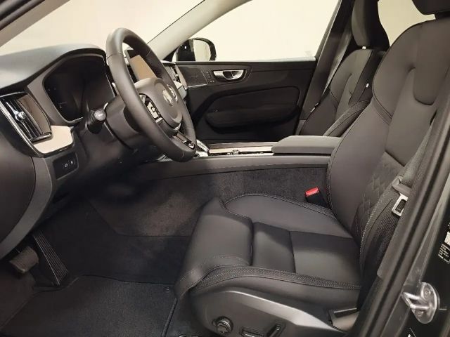 Volvo XC60 AWD Dark Plus T6