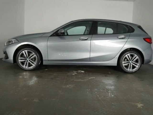 BMW 118 118d 5-deurs Sedan Sport Line