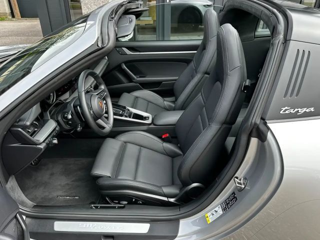 Porsche 992 4 Cabrio Targa