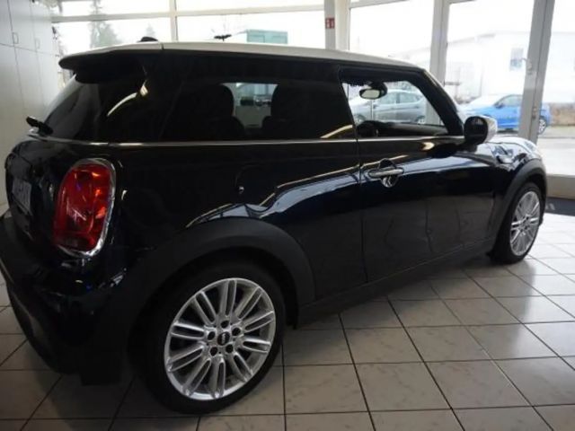 MINI Cooper COOPER 1,5 CAMDEN LEDER NAVI LED SHZ TEMPOMAT 17"
