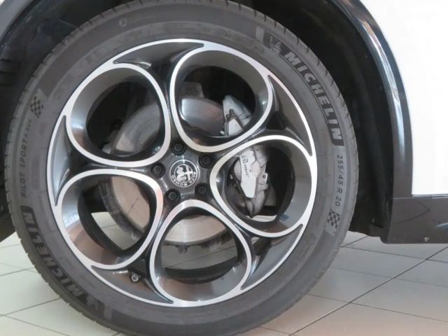 Alfa Romeo Stelvio Q4 Veloce