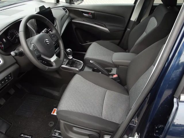 Suzuki S-Cross Hybrid