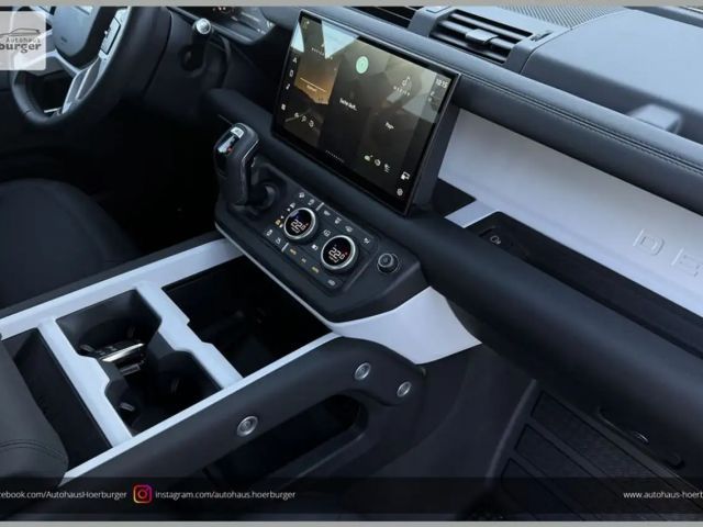 Land Rover Defender 110 AWD D250 Dynamic SE