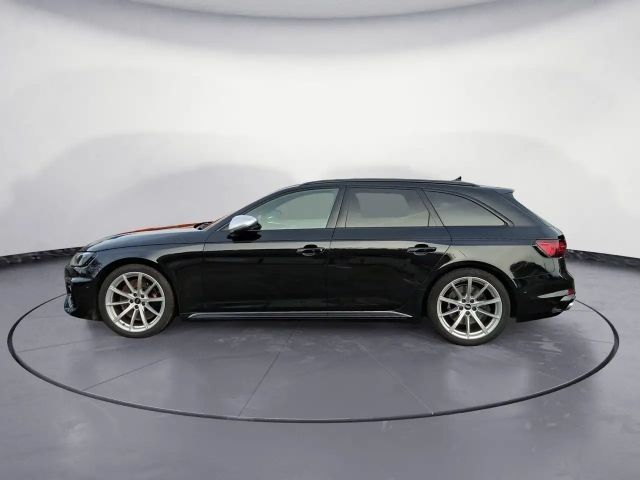 Audi RS4 Avant Quattro