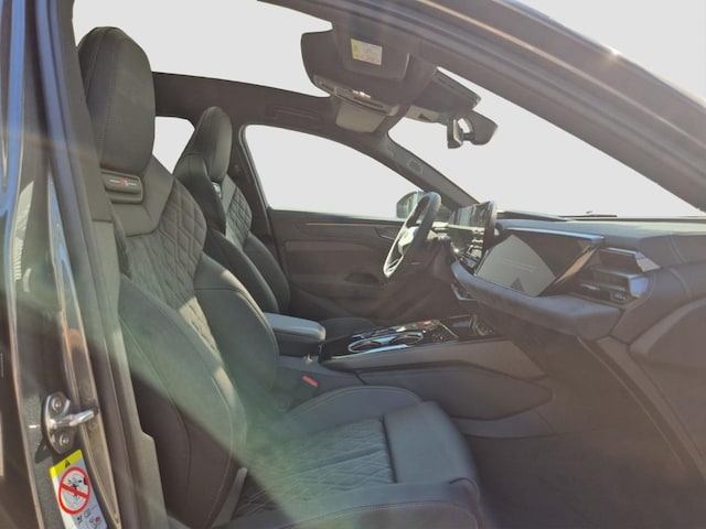 Audi A6 e-tron Avant Quattro