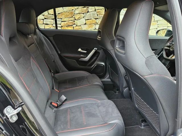 Mercedes-Benz A 200 A 200 d AMG Line Hatchback