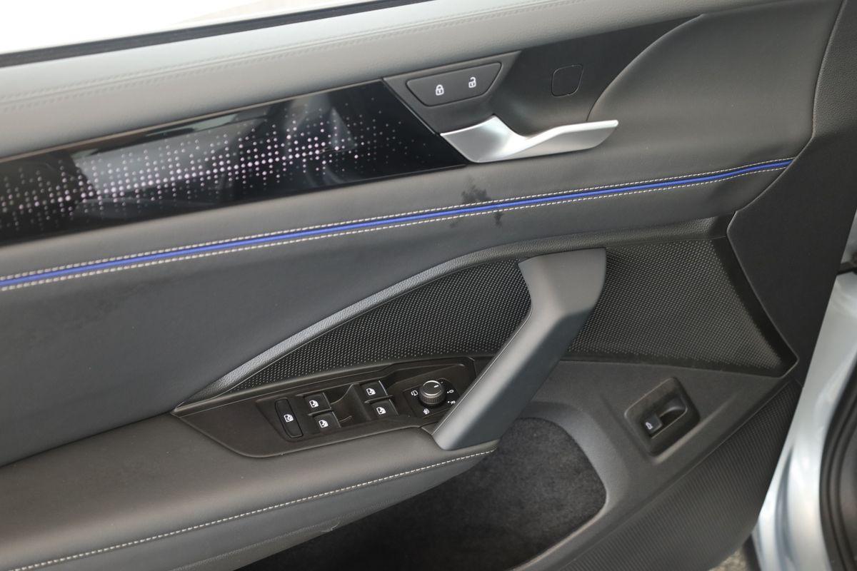 Volkswagen Tiguan 2.0 TSI DSG IQ.Drive R-Line