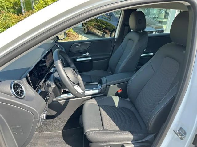 Mercedes-Benz B 200 Progressive Sedan