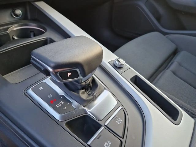 Audi A4 40 TDI S-Line S-Tronic Sedan