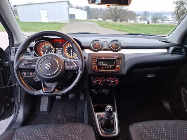 Suzuki Swift Club DualJet Hybrid