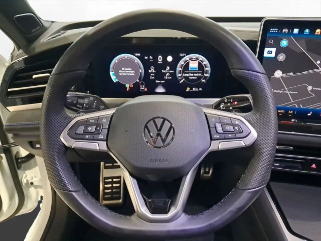 Volkswagen Passat 4Motion DSG R-Line