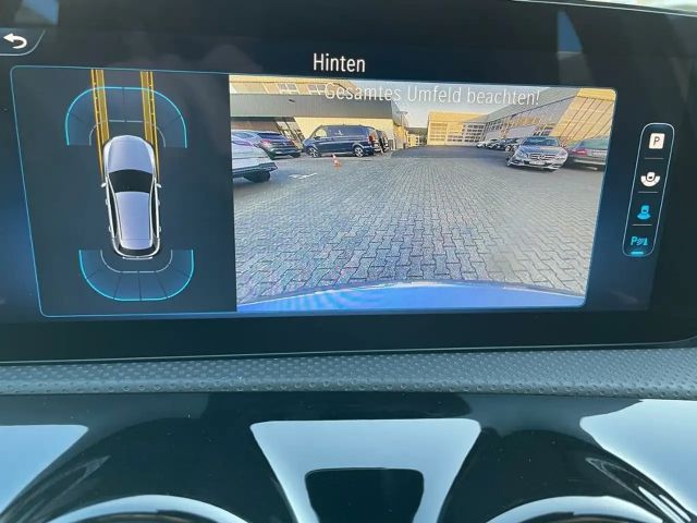 Mercedes-Benz A 180 AMG Line Premium