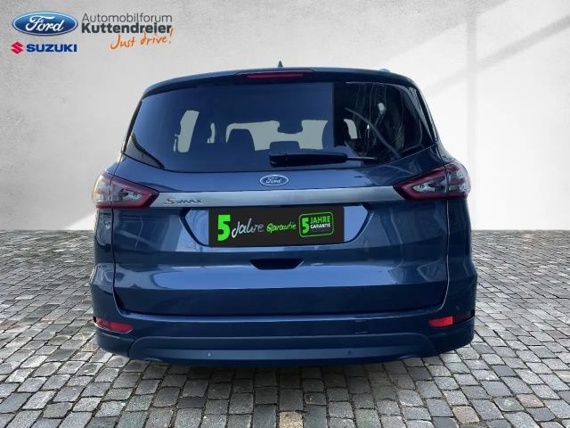 Ford S-Max Titanium
