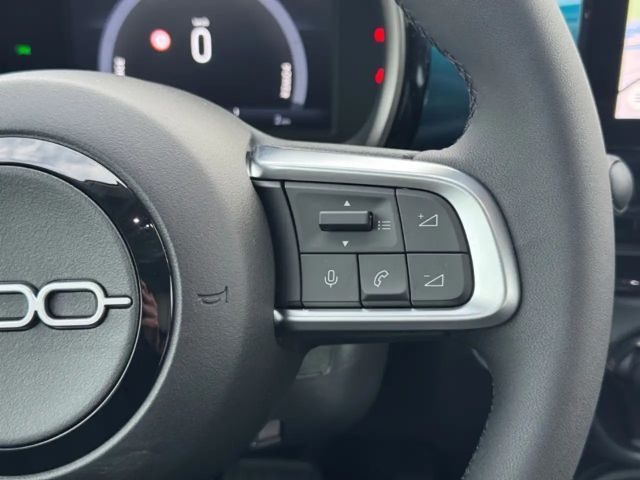 Fiat 600e Icon+AUTOMATIK+NAVI+KAMERA+SITZHEIZUNG+KEYLESS+CAR