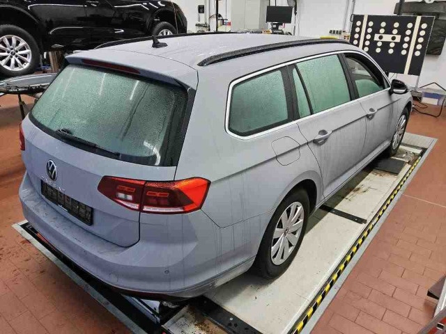 Volkswagen Passat 2.0 TDI Business DSG Variant