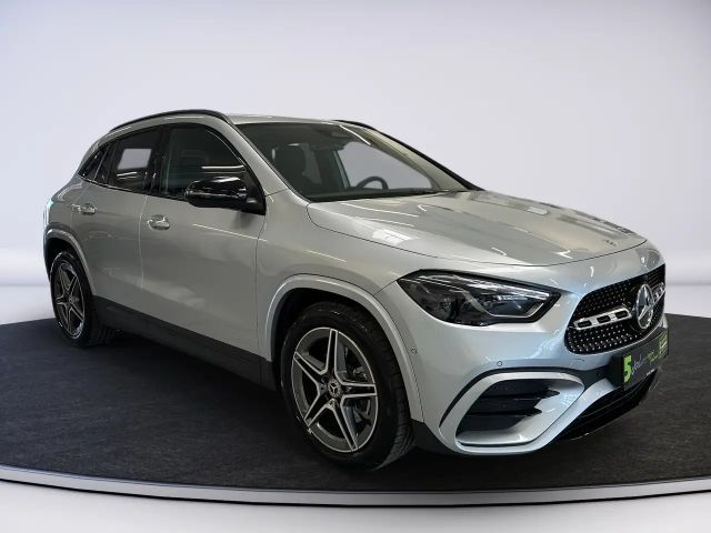 Mercedes-Benz GLA 180 AMG Line