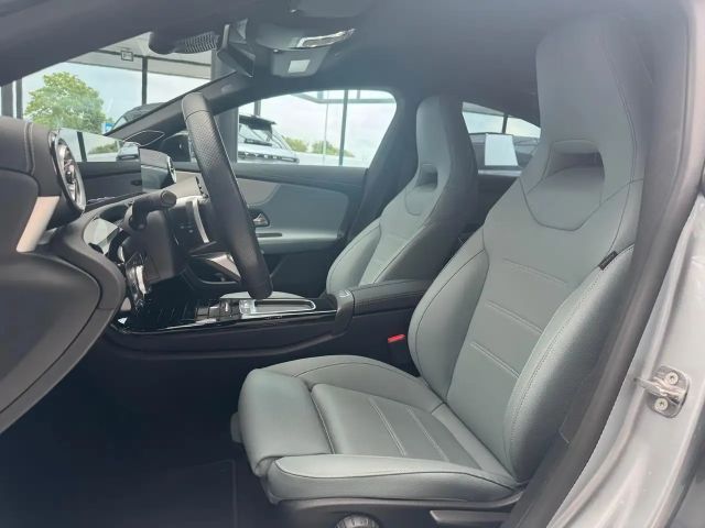 Mercedes-Benz CLA 200 AMG Line Coupé