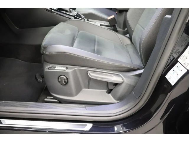 Volkswagen T-Roc 1.5 TSI DSG R-Line