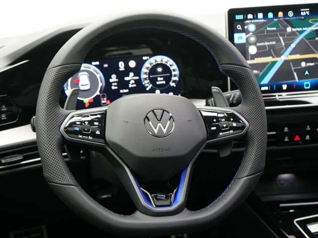 Volkswagen Golf Black Edition PANO HUD AHK 360° ACC MA