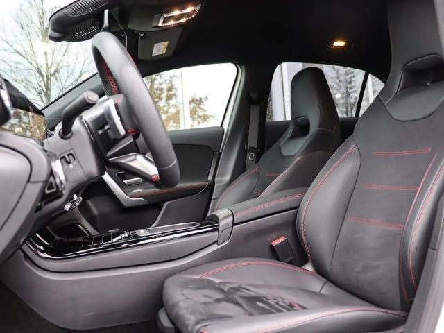 Mercedes-Benz A 250 A 250 e AMG Line