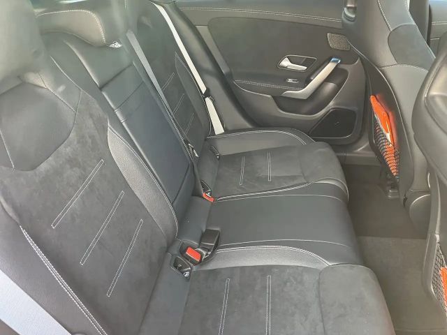 Mercedes-Benz CLA 200 AMG Line Shooting Brake