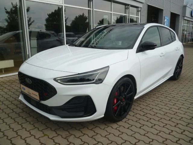 Ford Focus Limited ST Line