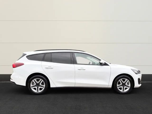 Ford Focus Cool & Connect Wagon